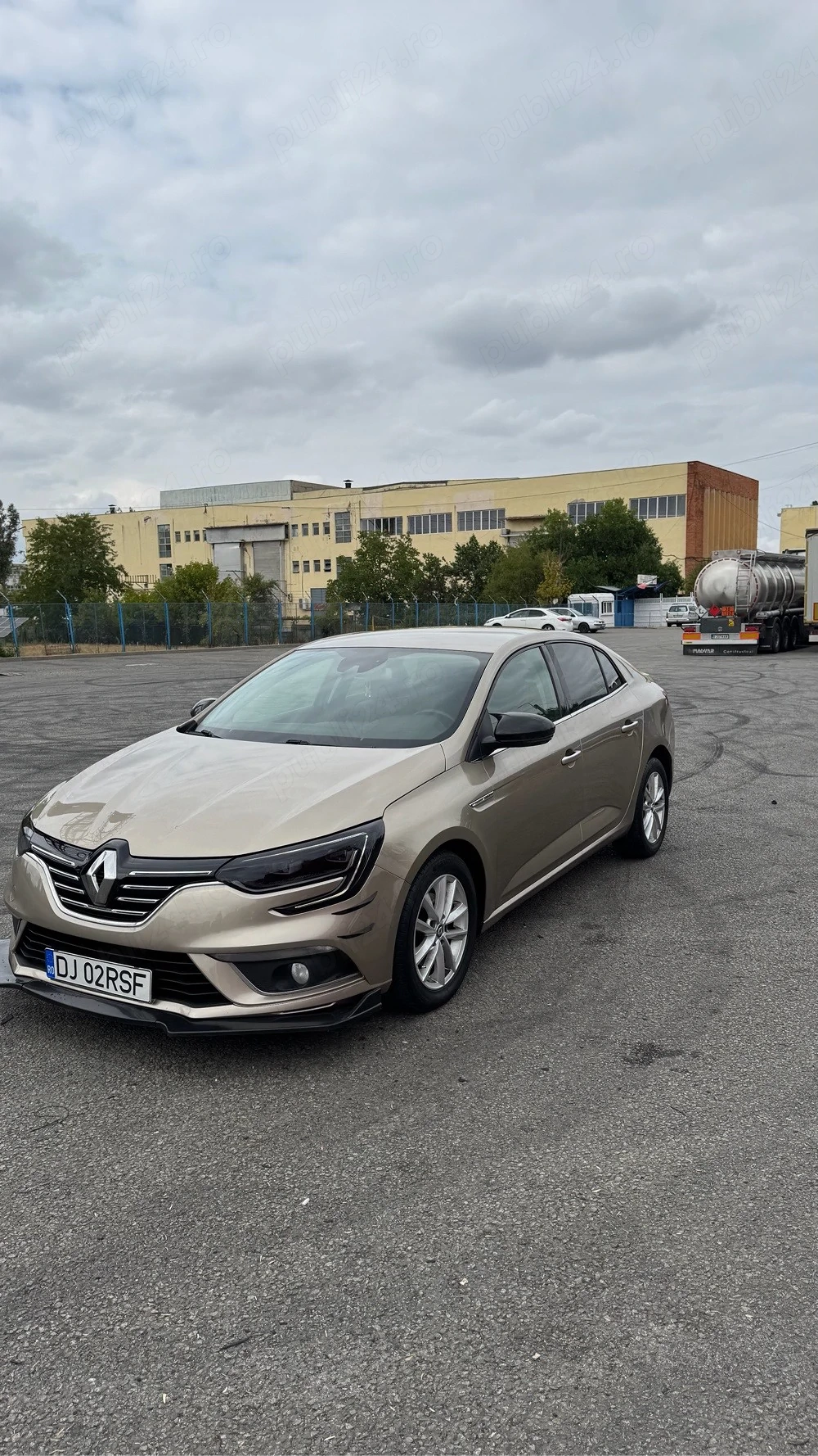 Renault Megane IV Sedan Intense 
