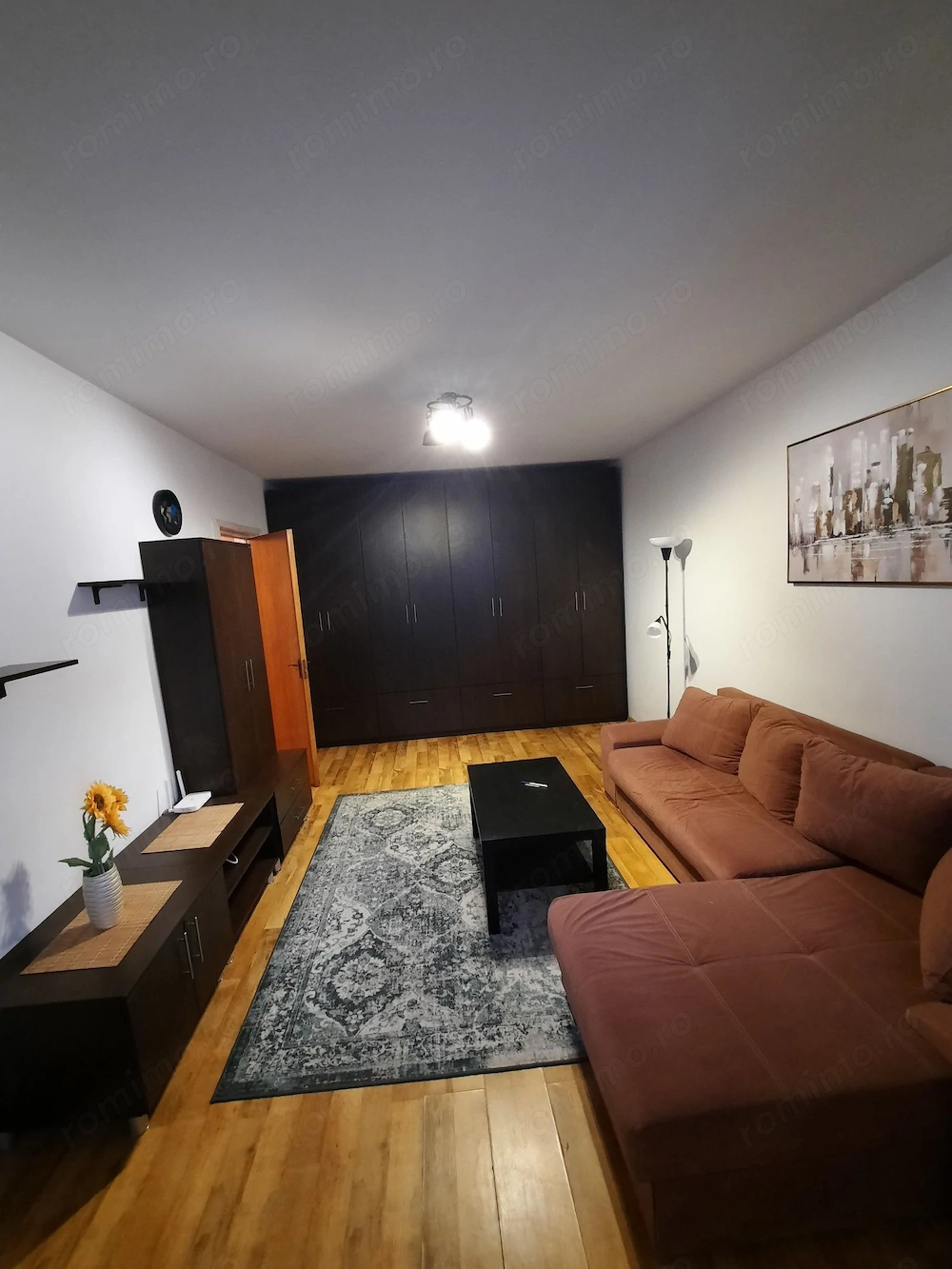 Apartament 2 camere decomandat, balcon 9 mp, 5 min metrou Titan