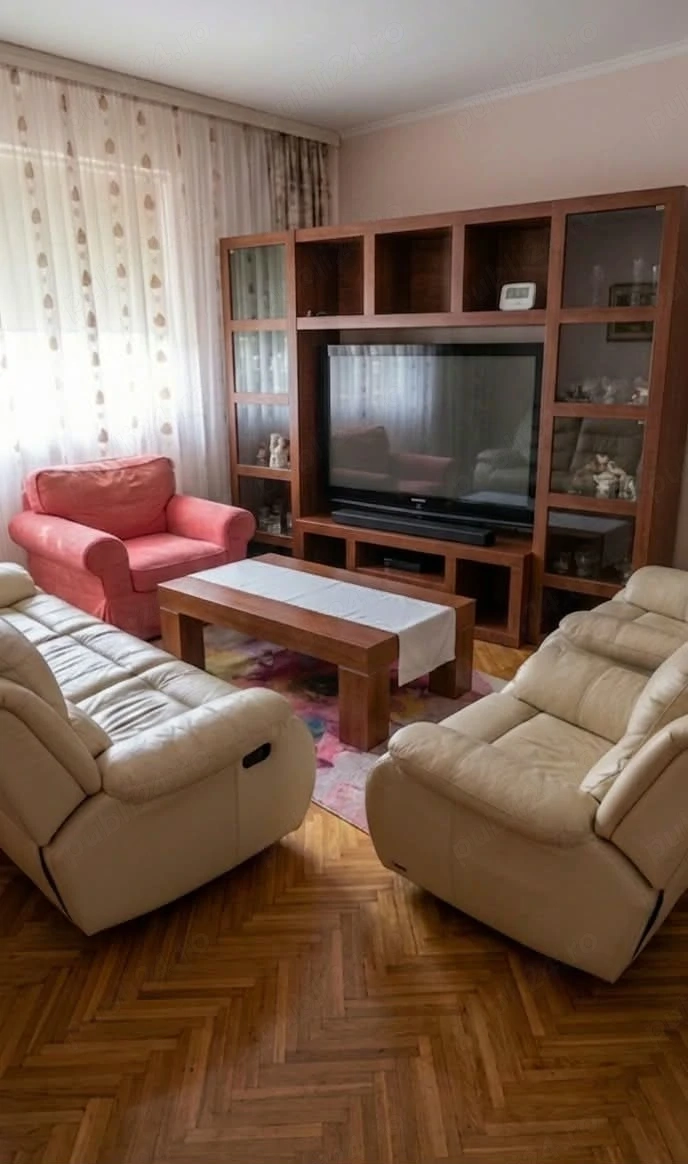 Apartament 3 camere langa mare