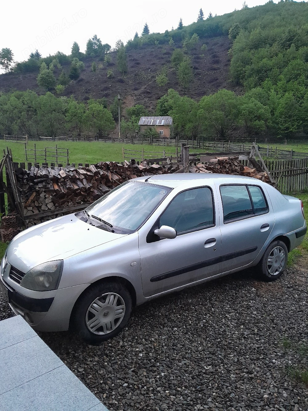 Vând Reanault Clio Symbol 2005 motorină