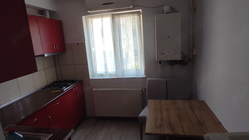 Închiriez garsoniera