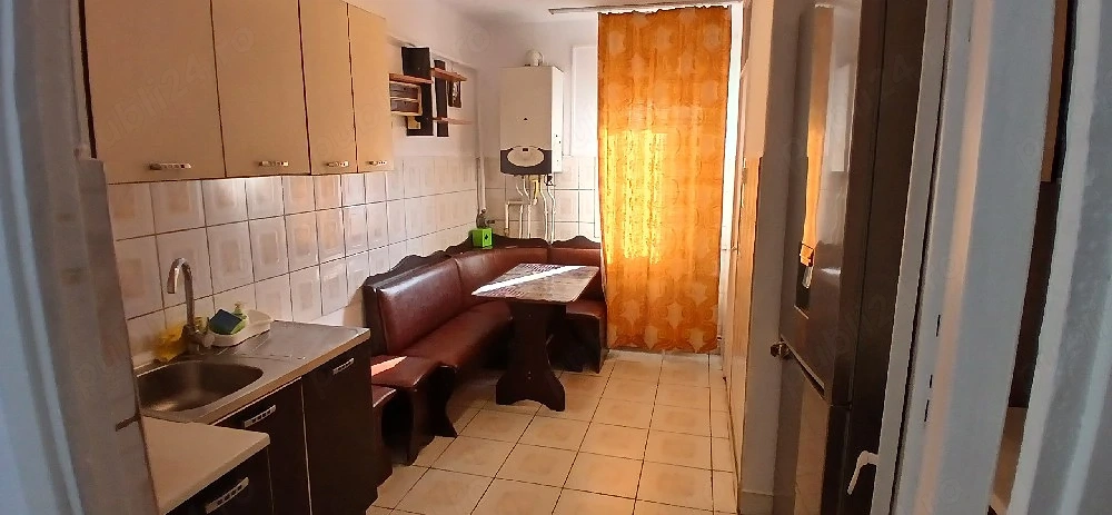 Vand apartament cu 2 camere 