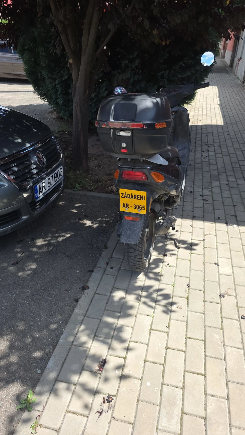 Vând scuter pe benzina 49cc