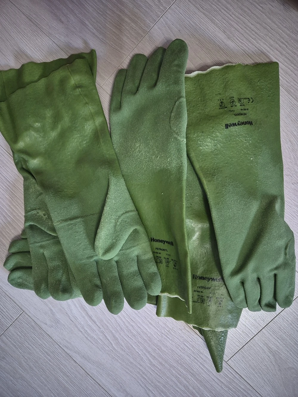 Vand mănuși protectie chimica Honeywell