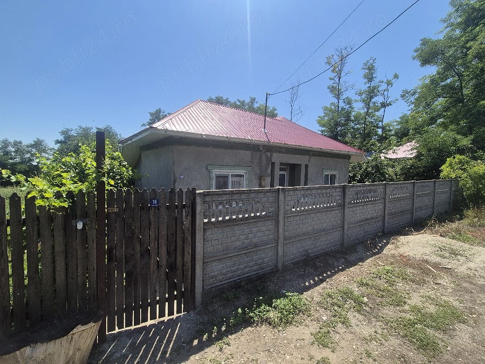 De vanzare casa locuibila la tara 
