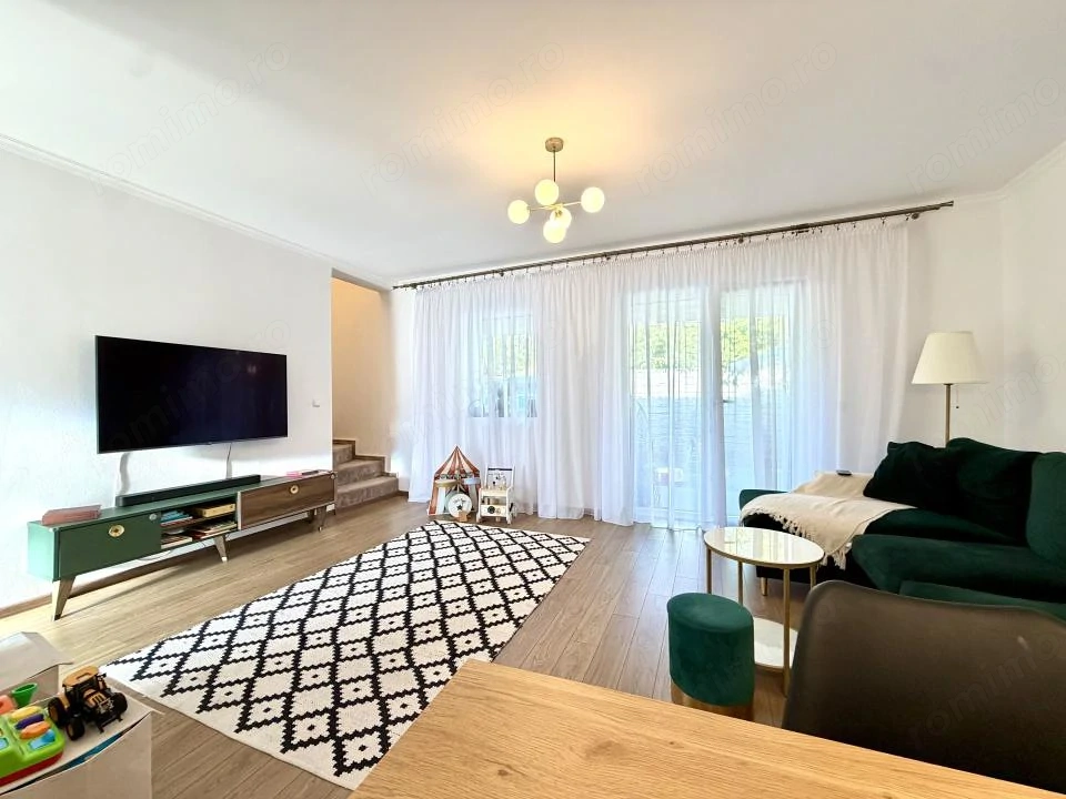 Triplex elegant, 3 camere, 77 mp utili, mobilat/utilat - Sanandrei