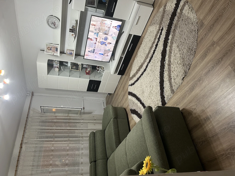 De vânzare - apartament cu 3 camere decomandat - zona Iosia