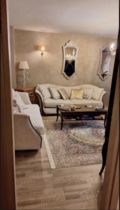 Apartament de lux  3 camere Calea București 