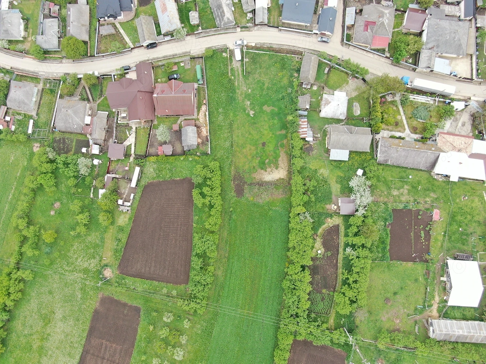 Teren intravilan 5.000 mp | Gaz + curent trifazic | Valea Arini   Bălțătești 