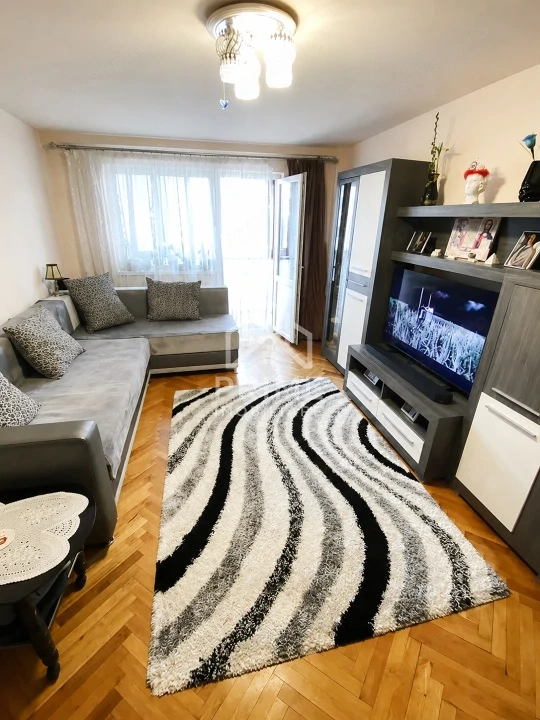 Apartament spațios cu 3 camere | 70 mp utili | Loc de parcare | Zona Mercur | 