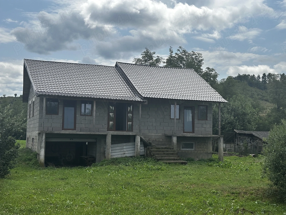 Casa cu teren generos de vanzare, 3000 mp, Com. Mica
