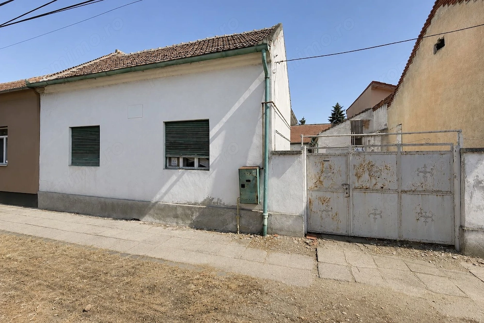 Casă din cărămidă, 6 camere, zona Pârneava, str. Eftimie Murgu