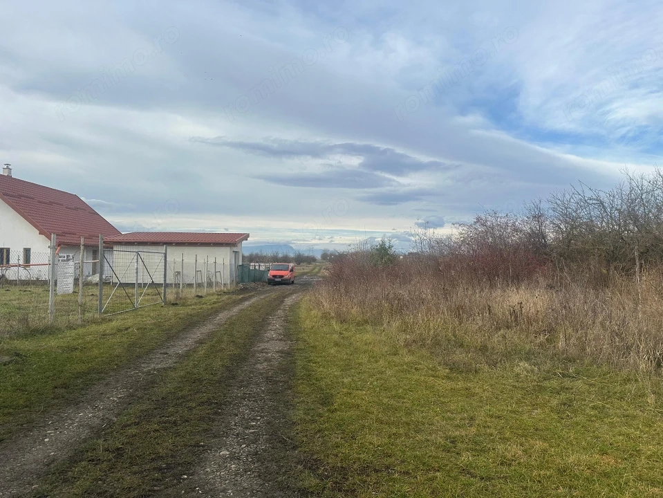 Teren Intravilan 1105 mp Sanpetru