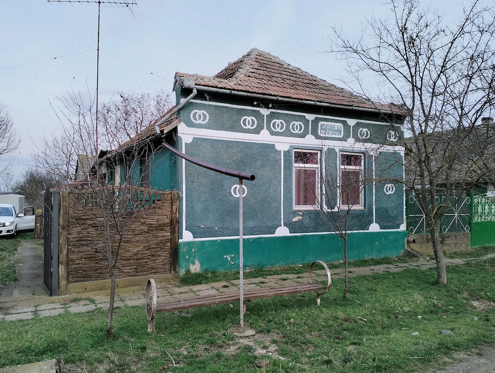 Casa de vanzare la sat