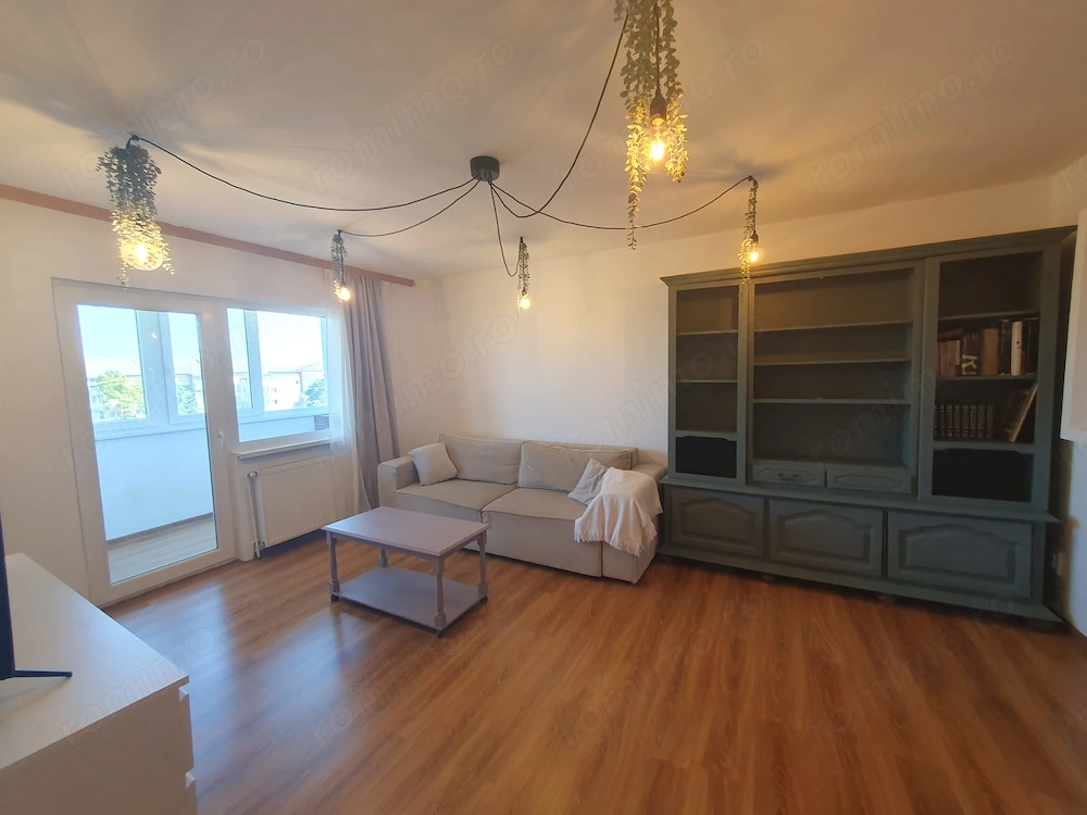 De închiriat apartament cu 3 camere   Zona Lipovei