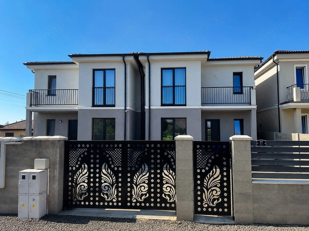 Duplex despartit prin camera tehnica 120mp utili Toate Utilitatile