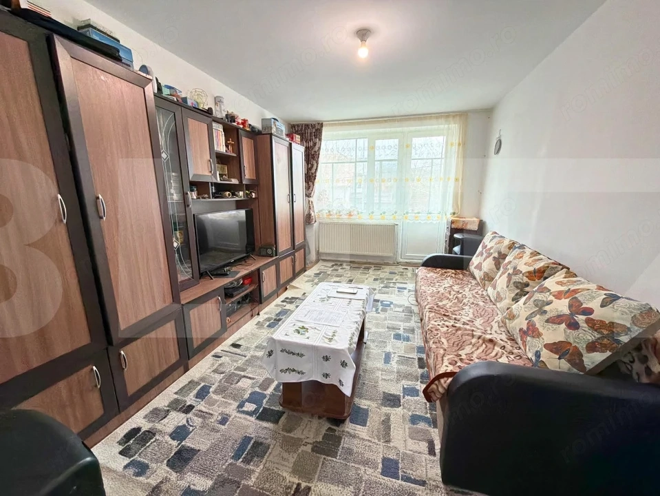 Apartament 2 camere decomandate, 46 mp +balcon 4 mp, et 1/4, Vest
