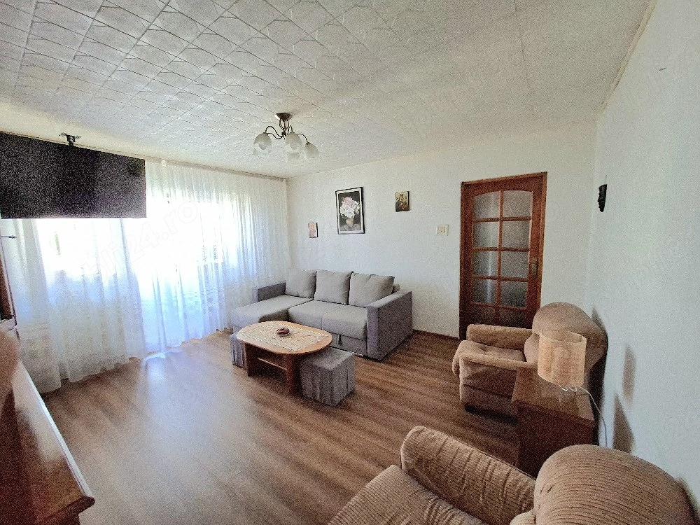 Apartament 2 camere semidecomandat, confort 1 sporit, Craiovița, 52 mp, etaj 4, centrală, proprietar