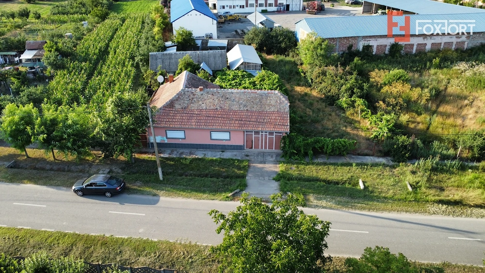 Casa individuala cu 3 camere, 130 mp utili, teren 1238 mp, in Livezile Timis
