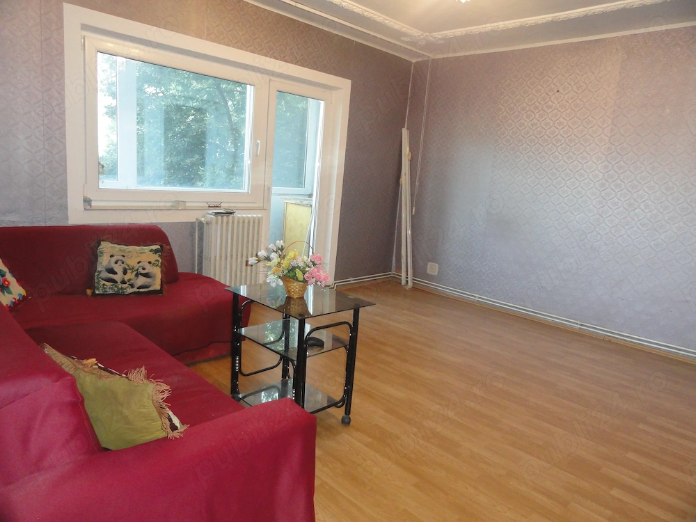 Apartament 4 camere decomandat, 2 bai, 2 balcoane, etaj 3 Micalaca - Miorita, 93 mp, centrala pe gaz