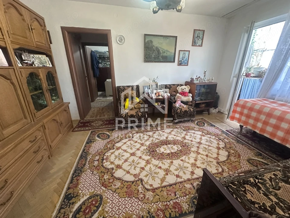 Apartament 2 camere| 44 mp| etaj 3| zona Cugir