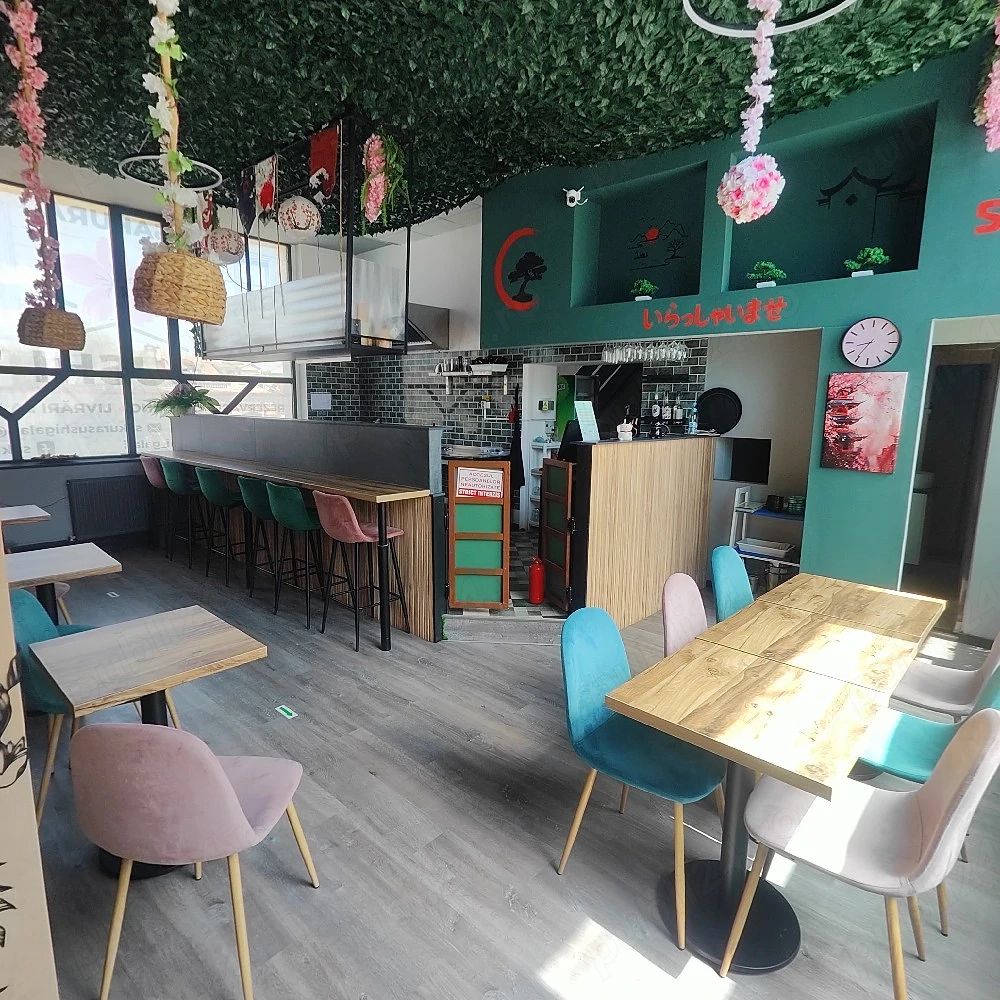 Inchiriez spatiu comercial,restaurant, Potcoava de Aur
