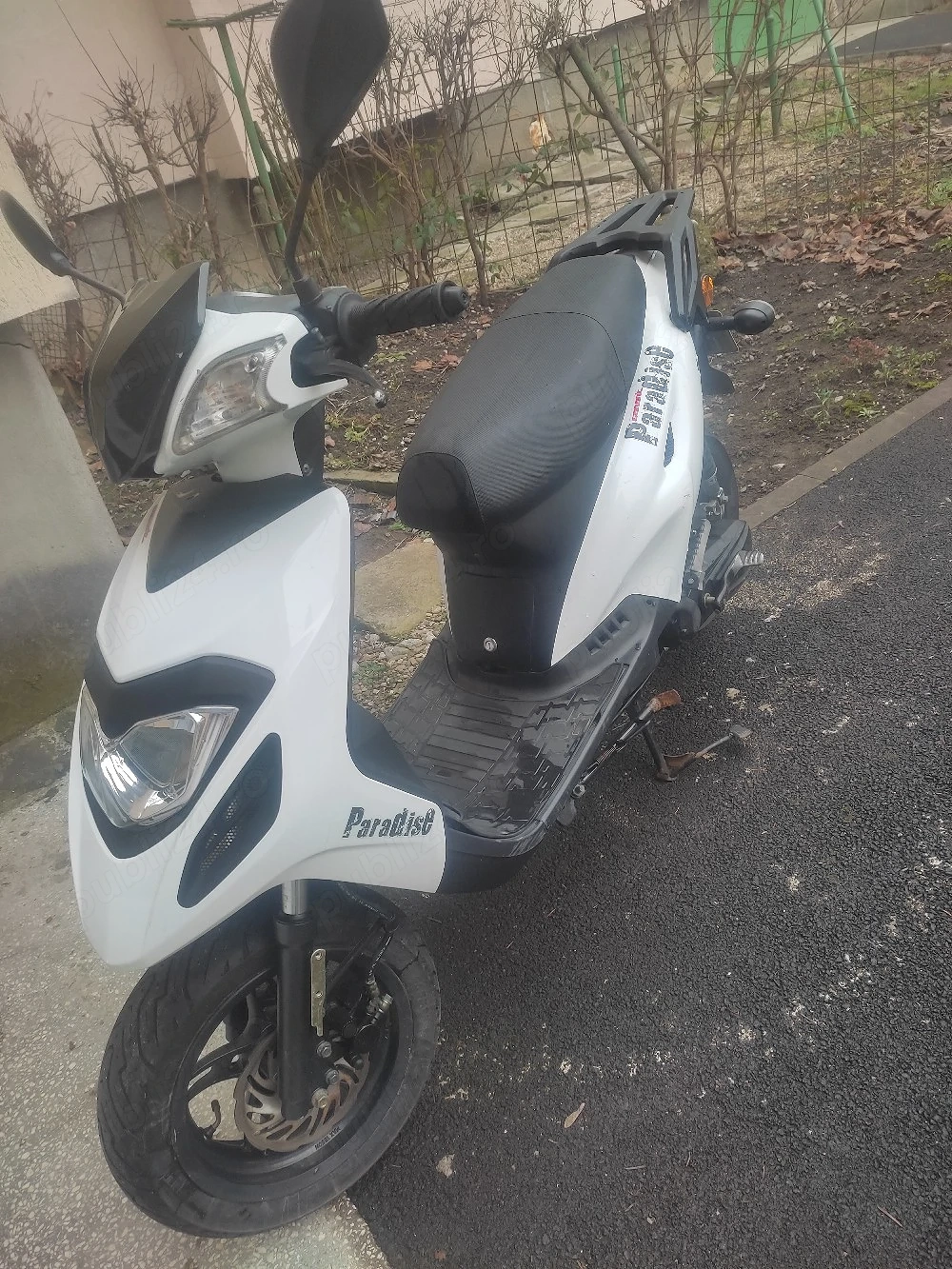 De vânzare scuter Generic Paradis 