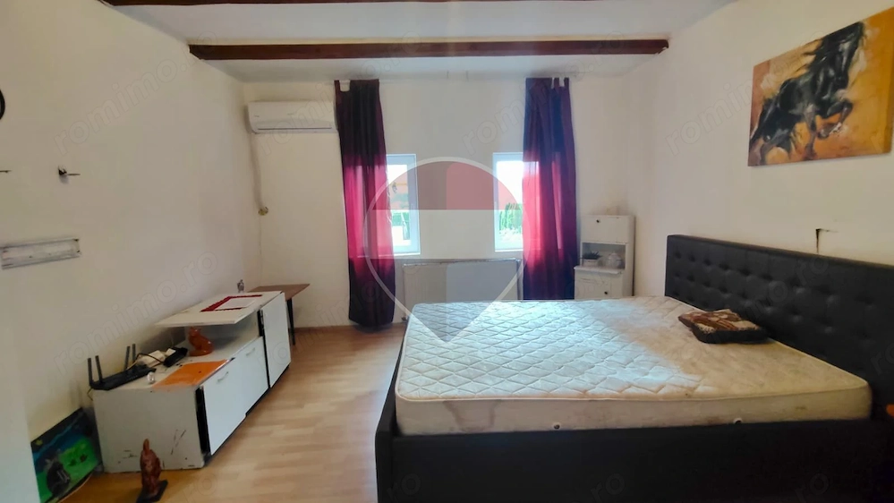 Casă / Vilă cu 3 camere de vânzare în zona Schei