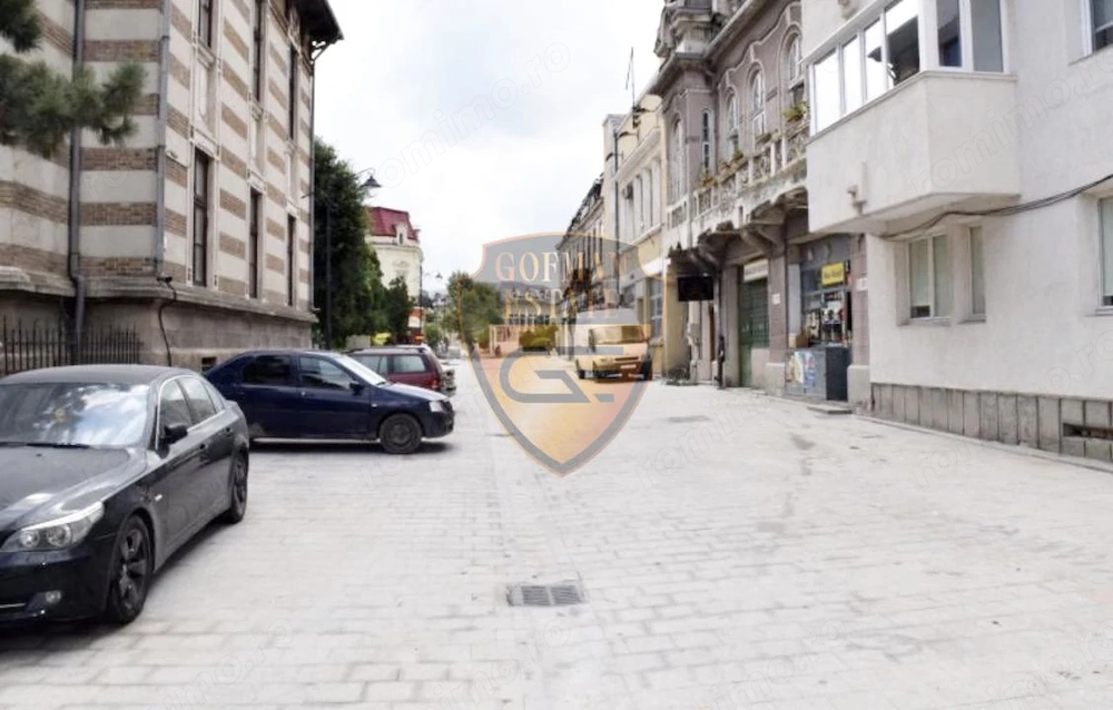 Spațiu Comercial Piața Ovidiu Centrul vechi Intrare Stradală Muzeul de Arta