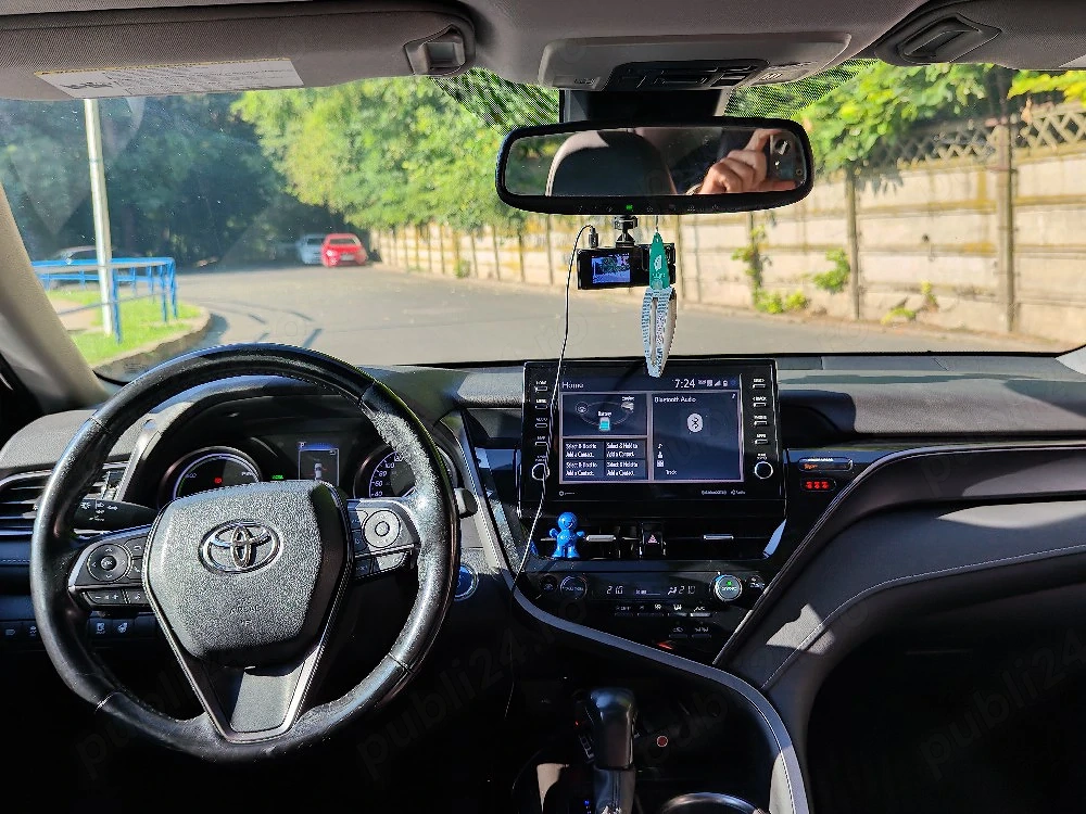 Toyota Camry SE 