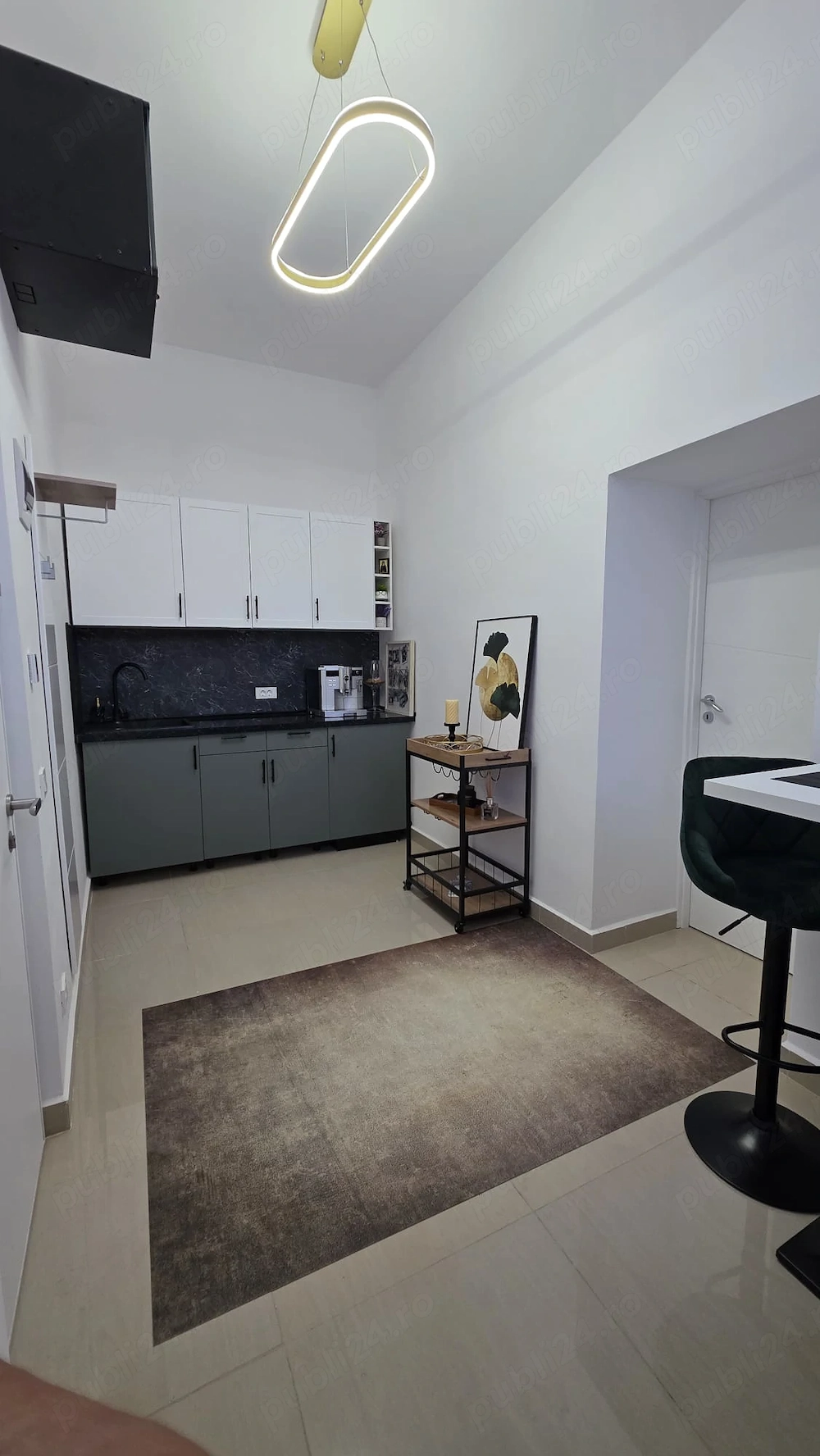 Iinchiriez apartament 1 camera pentru birou sau locuit ultracentral!