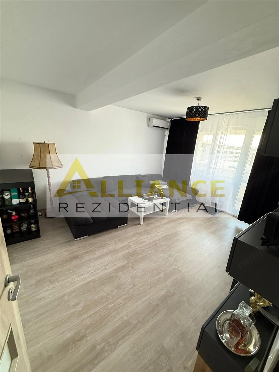 2 CAMERE + PARCARE - 15 MINUTE METROU BERCENI - 135.000euro