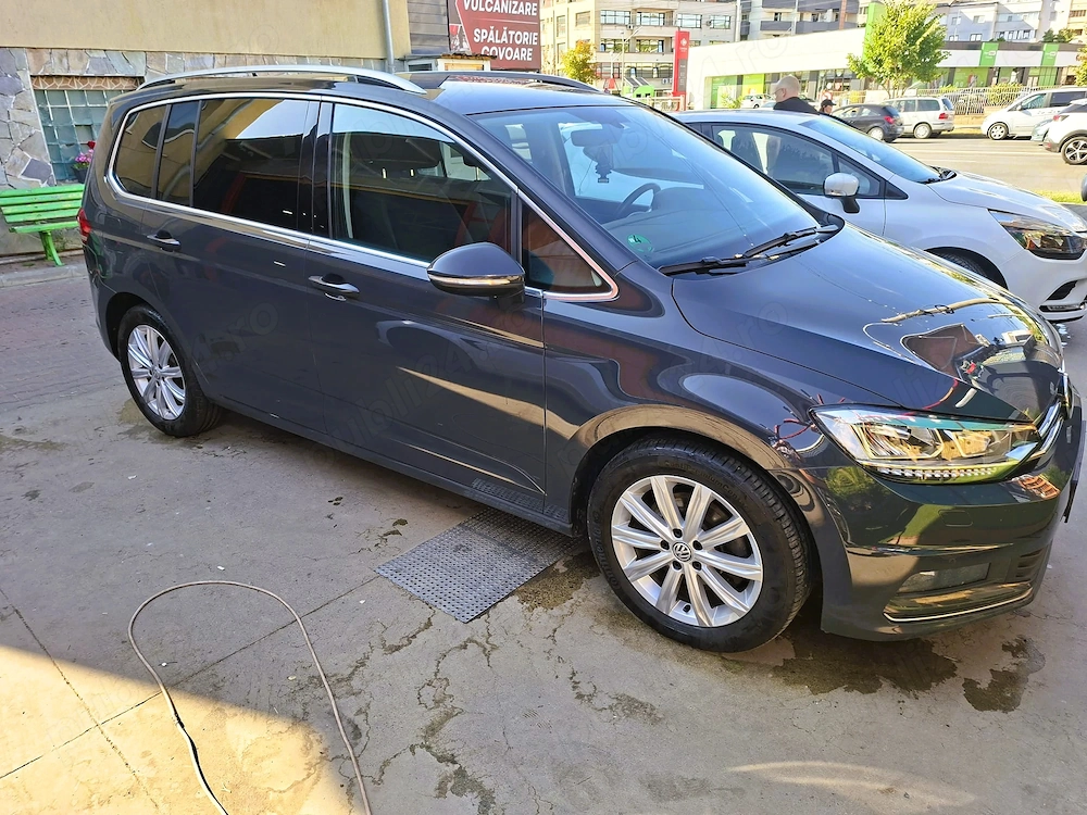Volkswagen Touran 2.0 TDI SCR HIGHLINE