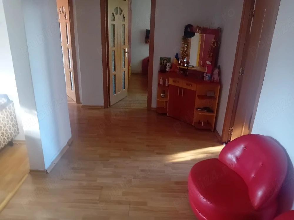 Ap 3 cam,80mp,la cheie ,balcon centrala ,ermopane,termoizolat