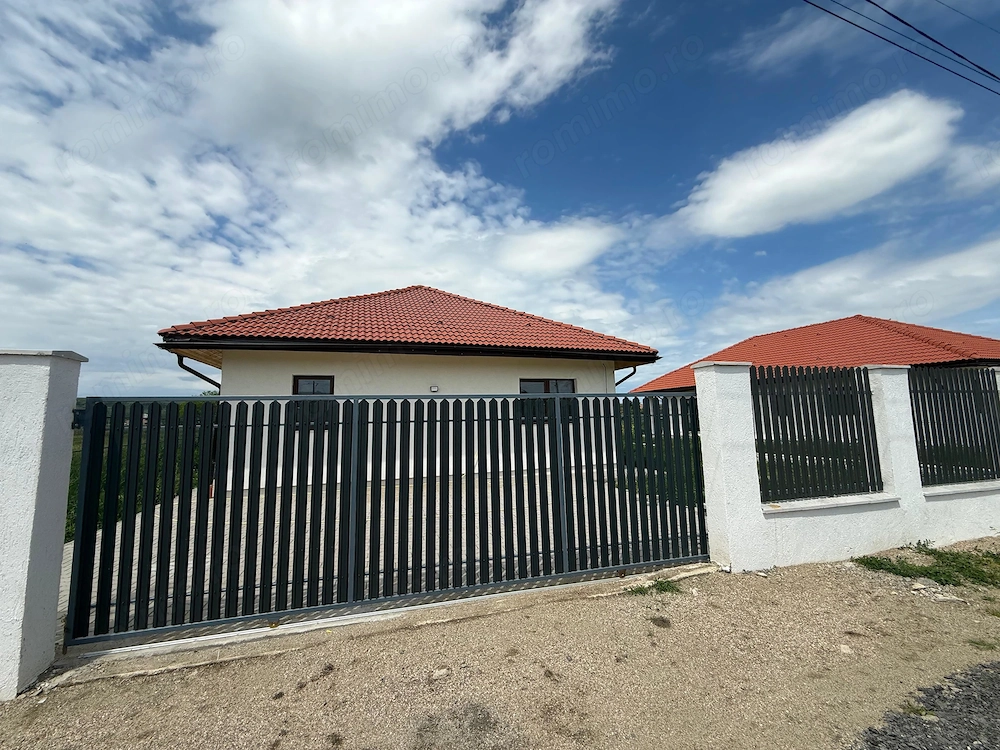 Casă individuală modernă de vânzare în Jucu de Mijloc   Comision 0%