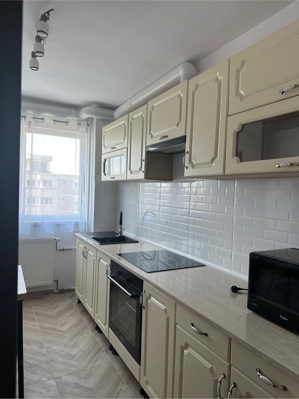 vand apartament 3 camere Oradea