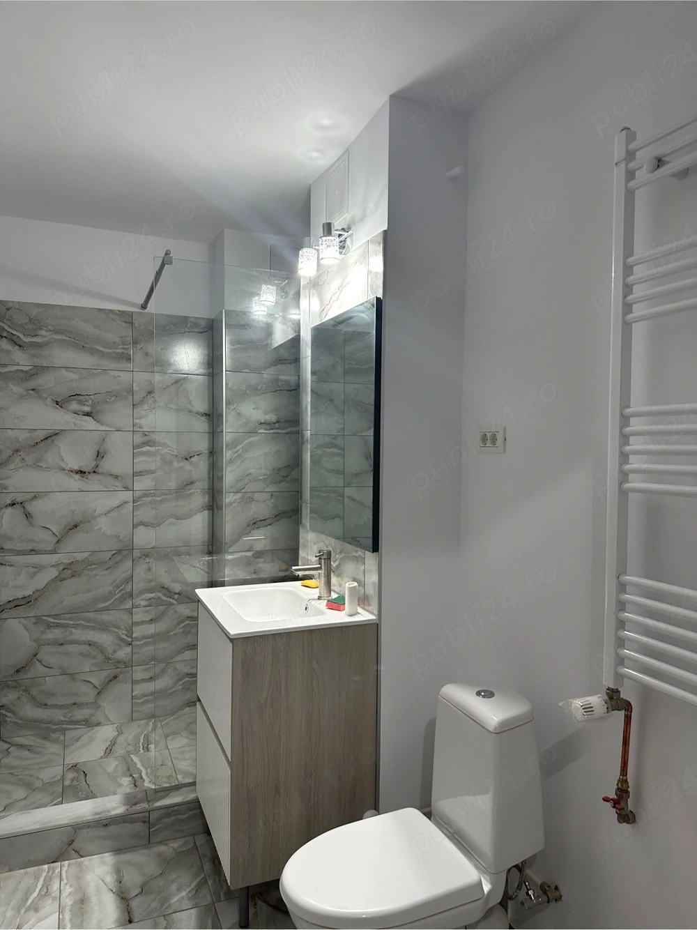 dau in chirie apartament 3 camere Oradea