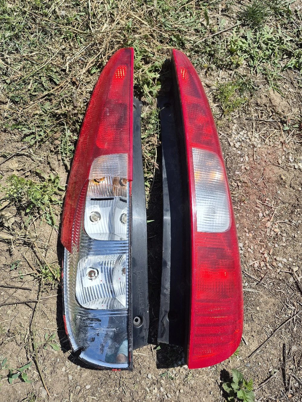 lămpi semnalizare triple spate Mitsubishi Colt 