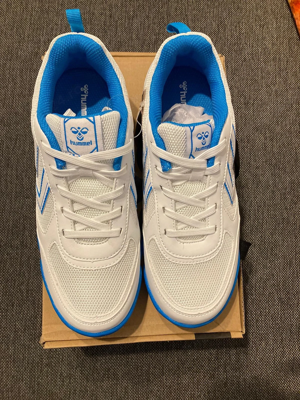 Adidasi sport noi, cu eticheta, pentru fete sau baieti marime 35, Hummel, AERO TEAM 2.0 JR LC, albi