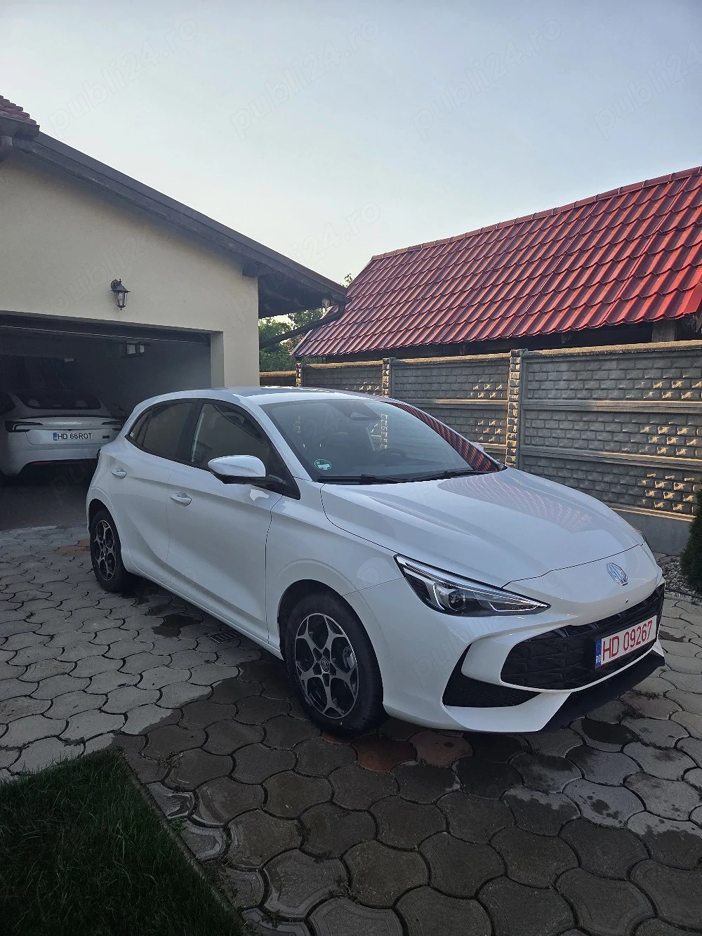 MG3 hybrid + an 2026 si  1200  km 