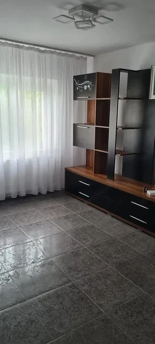 Apartament 3 camere, decomandat, 60 mp, Bailesti, Centru