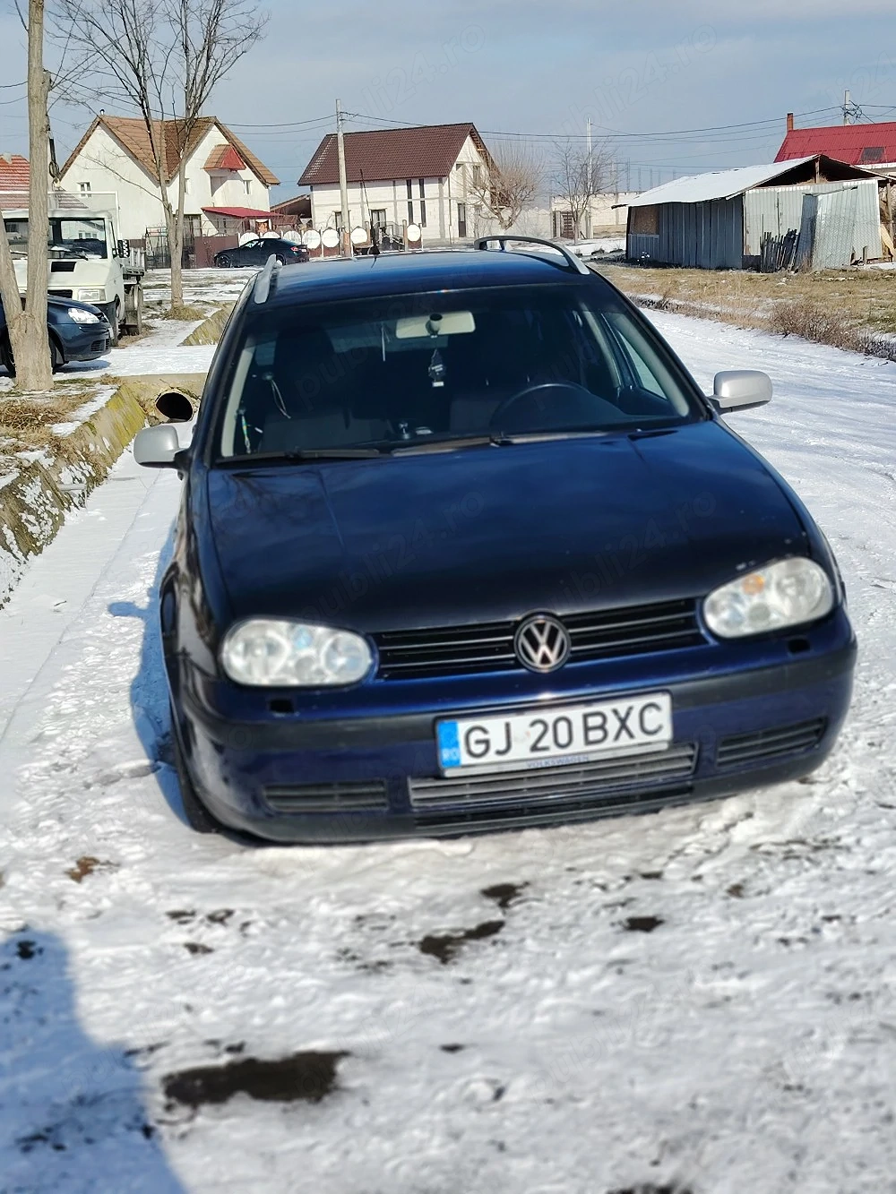 Nu este pentru pretențioși mașină asta nu ma lăsat nicio data dacă se baga niște bani în ia e tanc r
