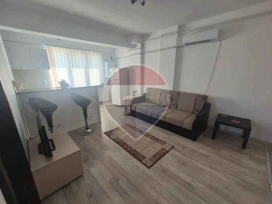 Apartament 3 camere | Semidecomandat | Centru | 500 €/lună