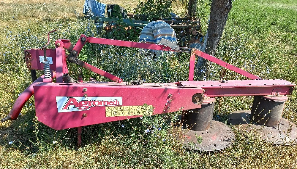 Vând utilaje agricole