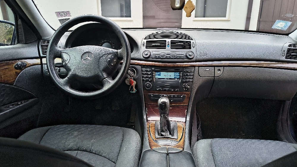 Mercedes E 220
