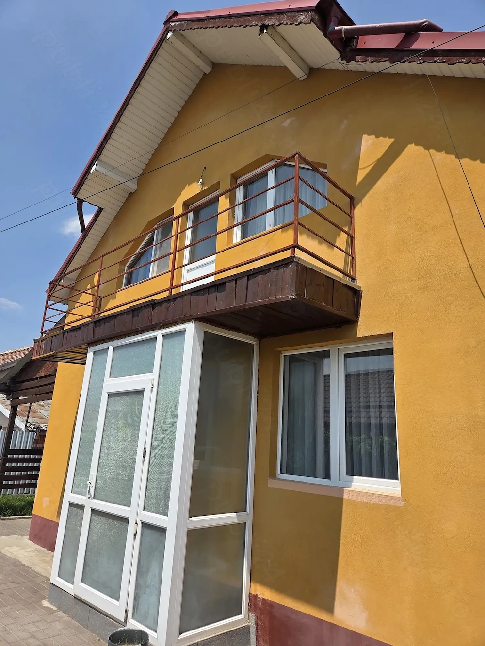 Casa de vanzare (p+m) sau schimb cu apartament plus diferenta - catargiu