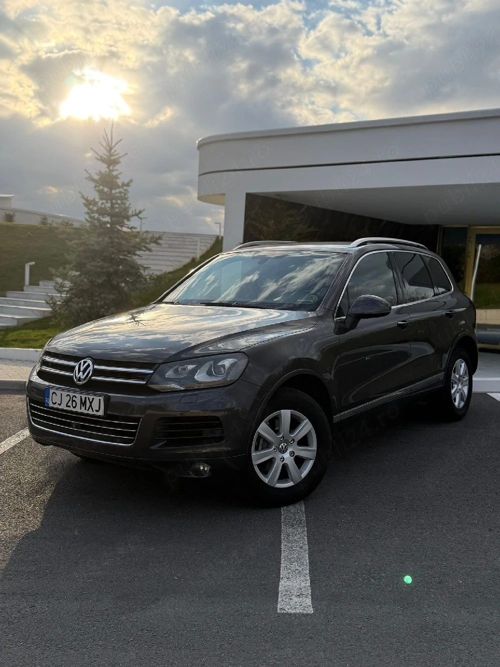 Touareg V6 3.0 l, suspensie pneumatică, an 2012