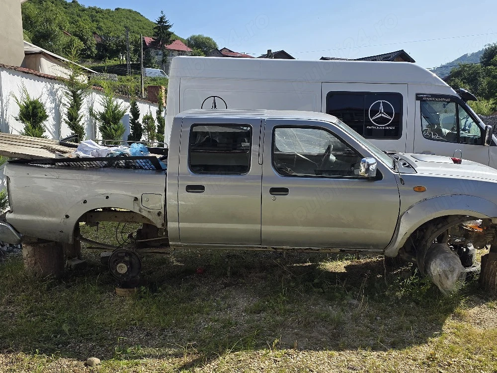 Vand Dezmembrez Nissan Navara 2003-2004 