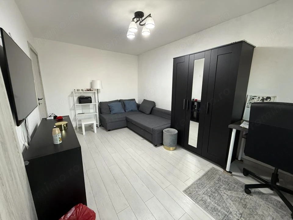 Apartament cu o camera, 20,5 mp + balcon, etaj 3 - Complexul Studentesc