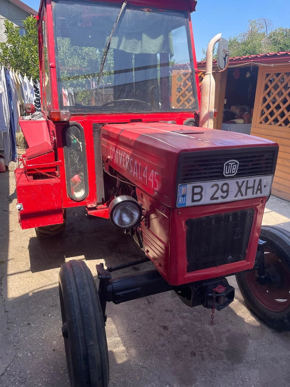 Tractor Universal 445 + utilaje